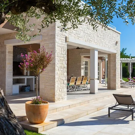 Istria Nuova Luxury База отдыха Rezanci